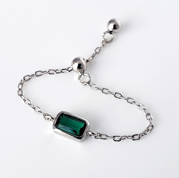 Dainty Sterling Silver Bezel Set Emerald Green CZ Stone Adjustable Chain Ring - Picture 3 of 6